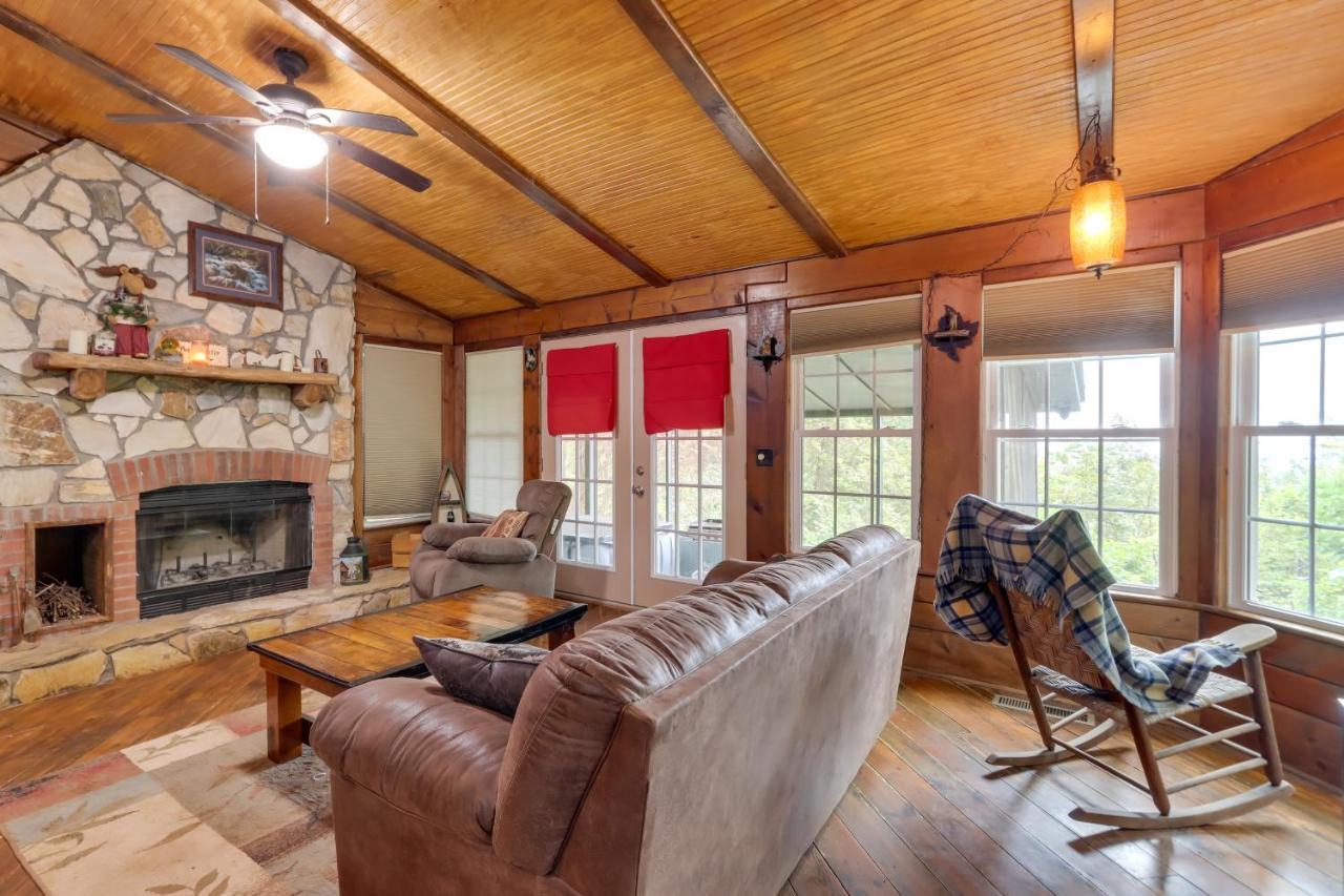Mountaintop Ellijay Cabin With Private Hot Tub Exteriör bild
