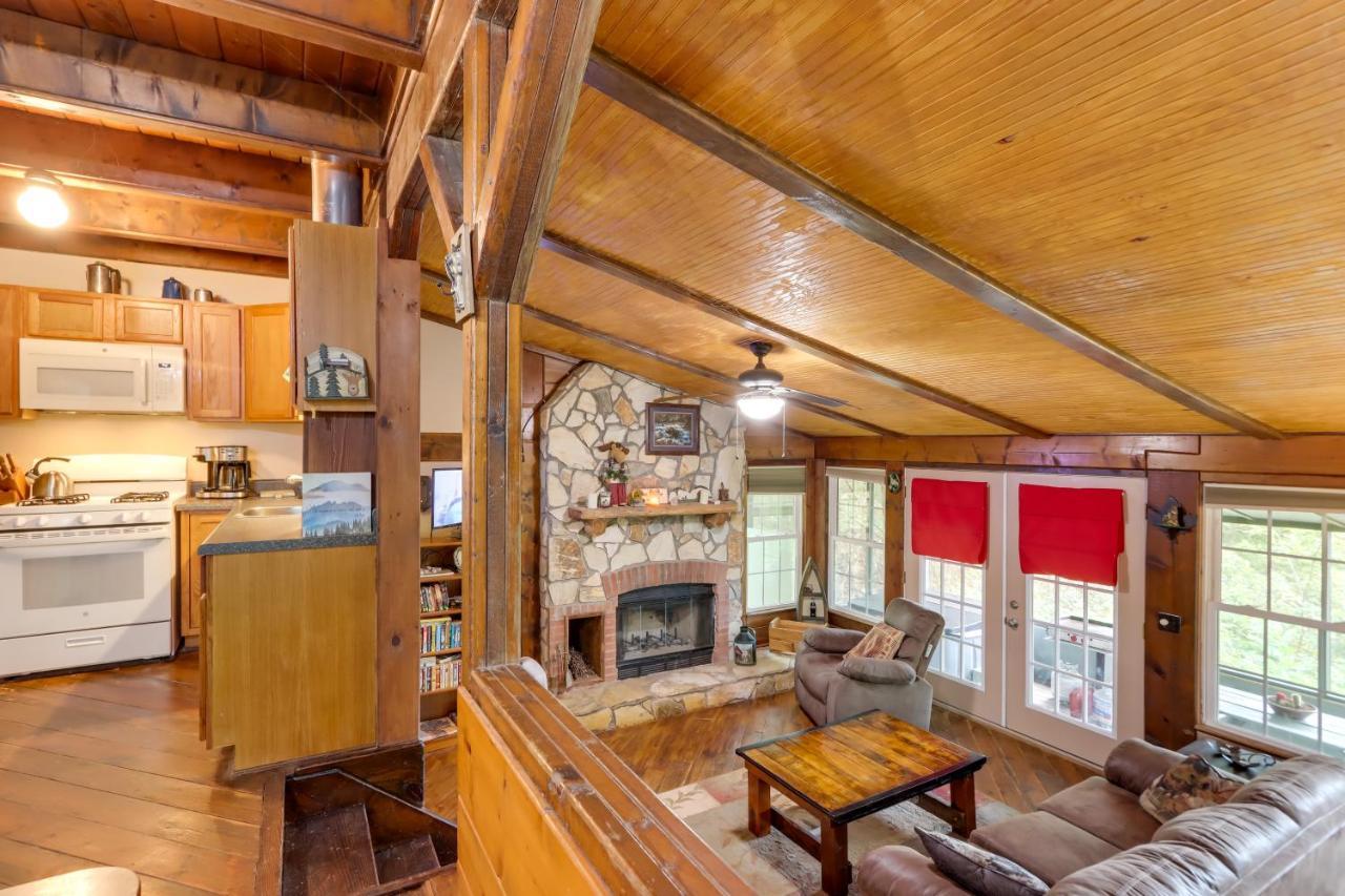 Mountaintop Ellijay Cabin With Private Hot Tub Exteriör bild